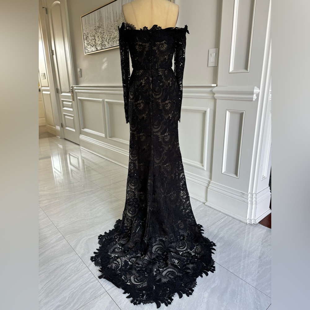 NWOT Oscar de la Renta Black Off The Shoulder Corded Scroll Guipure Lace Gown - Picture 4 of 8